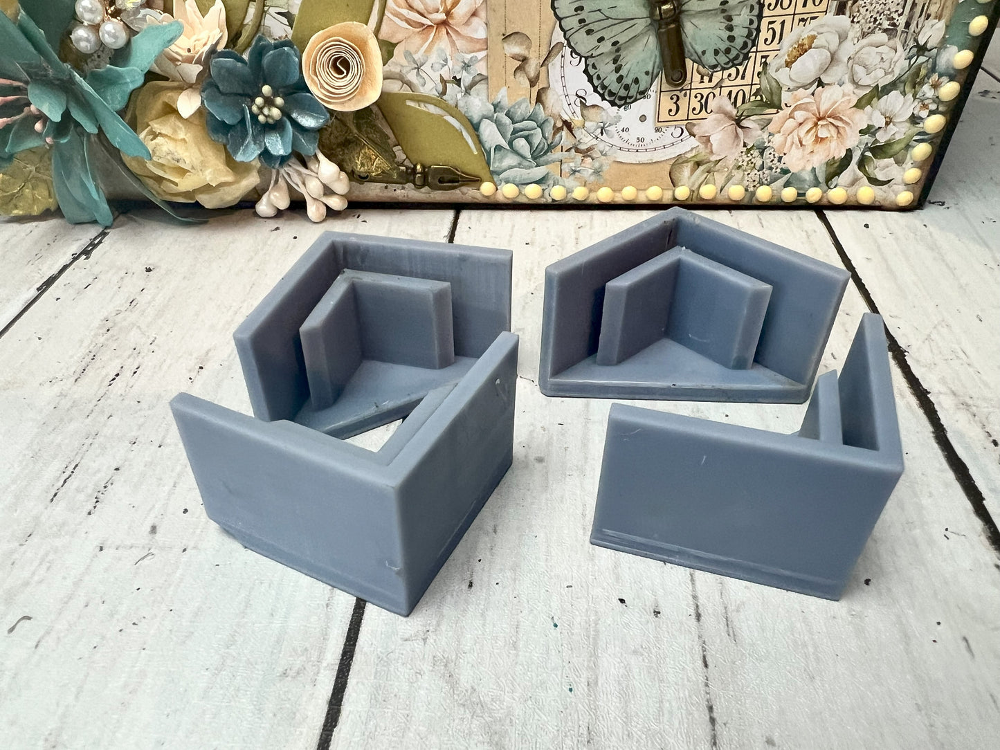 The Helping Hand Box corners